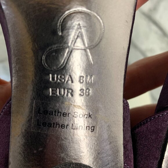 Adrianna Papell Purple Velvet Pointy Toe T-Strap Evening Pumps - Picture 10 of 11